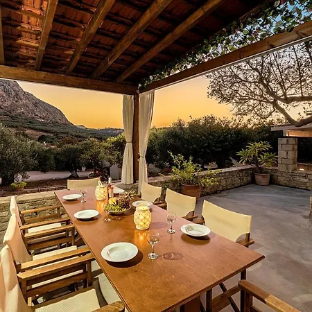 Cretan Heated Pool Villa *